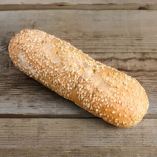 Ржаной батон с кунжутом