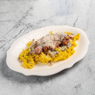 Паста с цыпленком и грибами 