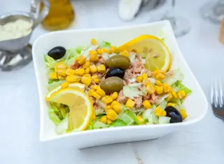 Salată cu ton