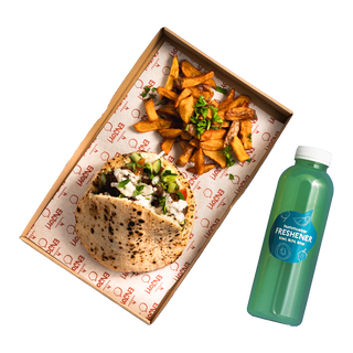 Пита Пилешко филе + картофки (110г) + напитка по избор