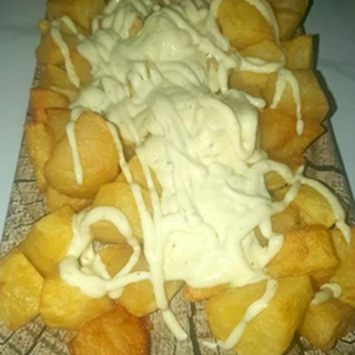 Ración De Patatas Alioli