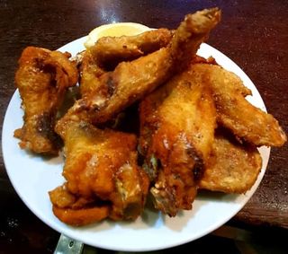 Alitas De Pollo Fritas (3 Uds.)