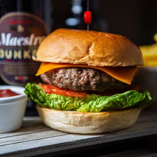  Oferta  ( 1 Hamburguesa +1 Burritos de carne + 2 Coca cola)