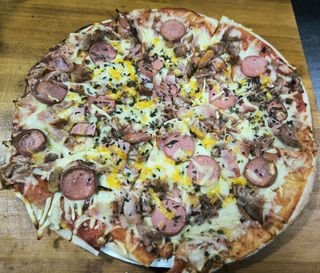 Pizza Mediana 3 ingredientes a elegir