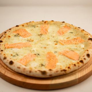 Піца з лососем (550г)