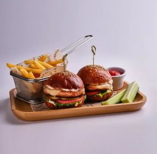 Бургеры Two Travelers мини-бургеры с куриной котлетой