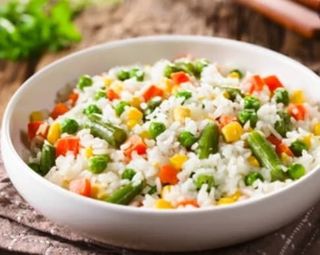 riso di soya pollo e verdure grigliate