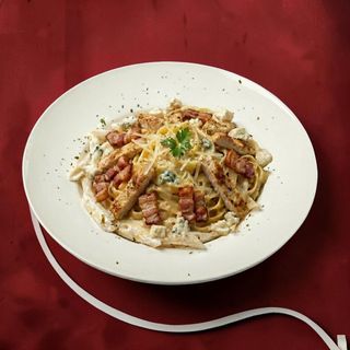 Pasta sa piletinom i pancetom