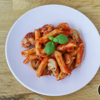 Massa ao sugo com cogumelos