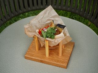 Піта сабіх з фірмовим фалафелем (280г)