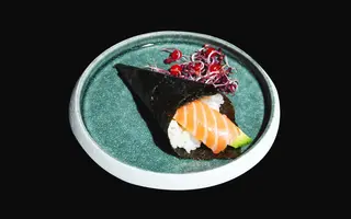 119. Temaki salmon