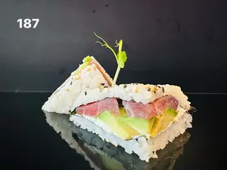 187. Sandwich tuna