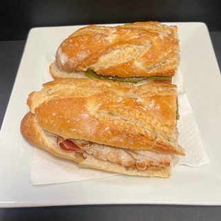 Bocadillo Caliente De Serranito