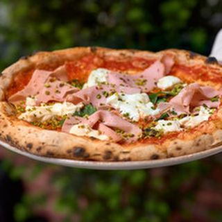 Пица Мортадела