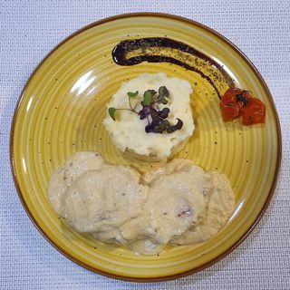 Muschiulet de porc cu sos de mustar