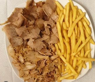 3 Plato Carne con Patata  Grande  y Bebida(2Lit) 