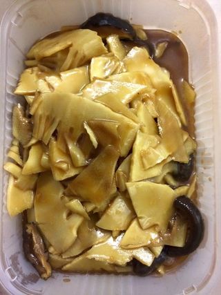 58 Funghi cinesi e bambù