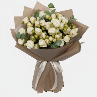 Букет з 7 кремових піоновидних троянд