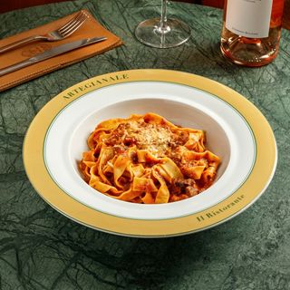 Tagliatelle de casa cu ragu artizanal de vita