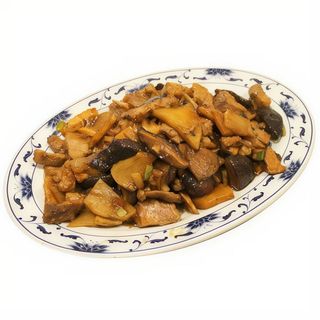 Cerdo salteado con bambú y setas chinas