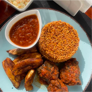 Jollof Lunch Box (S) + FREE Soda