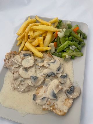 Pechuga De Pollo Con Salsa De Champiñones