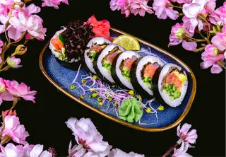 Futomaki Łosoś Wędzony
