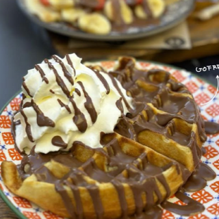 Gofre + Chips Ahoy + 1 Salsa + Nata