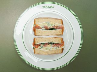 Сендвіч з лососем (240g)