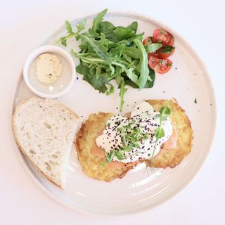 Хэшбраун с семгой