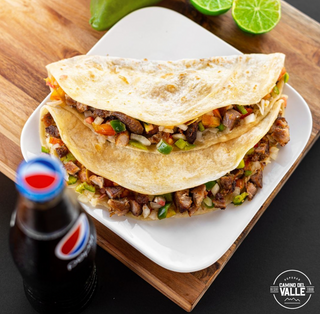 Gringa de Pollo (Quesadilla) 