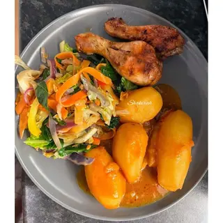 Irish & 2 pieces of Chicken and Salads