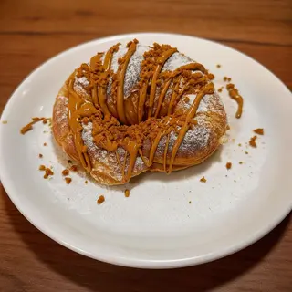 Croissant relleno de Lotus