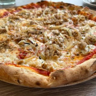 Pizza Atún Y Cebolla