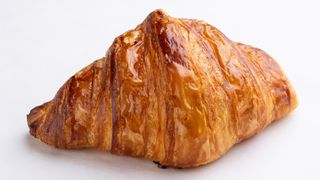 კრუასანი შოკოლადის პასტით