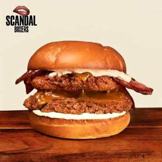 Scandal Burger Bacon Pollo