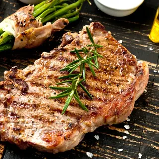 Стейк із молодої телятини та овочами гриль (250/250г)