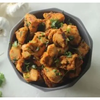 35. Garlic Chilli Chicken