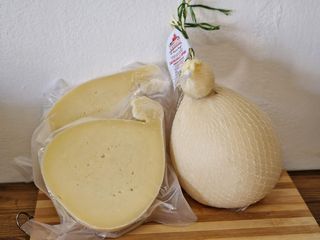 Caciocavallo al tartufo 180 g