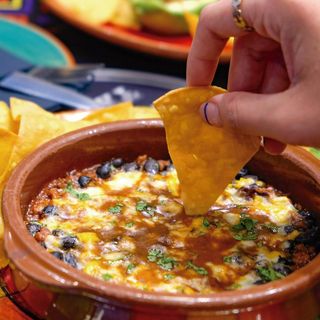 BOL DE CHILE CON CARNE Y FRIJOLES 