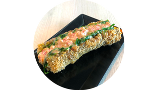 Toniesushi z łososiem i wakame