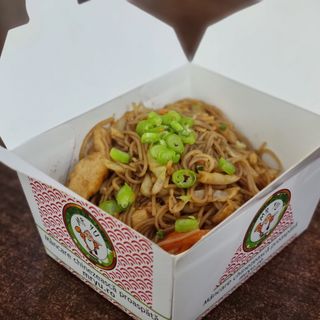 Spaghete cu legume si vita