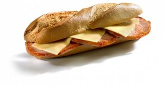 Bocadillo Lomo Adobado, Huevo Y Queso