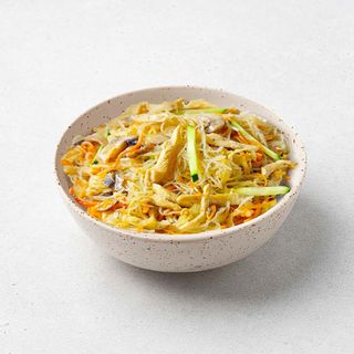 З грибами та курчам WOK фунчоза з теріякі соусом