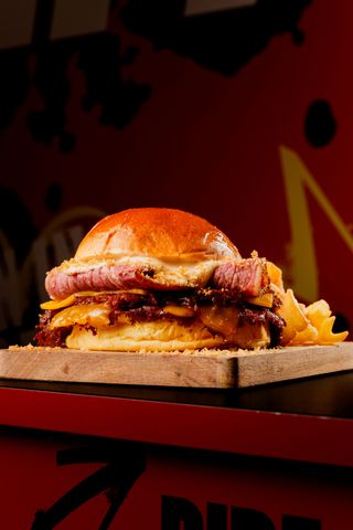 BURGUER DEL MES: "PASTRAMI GANG"