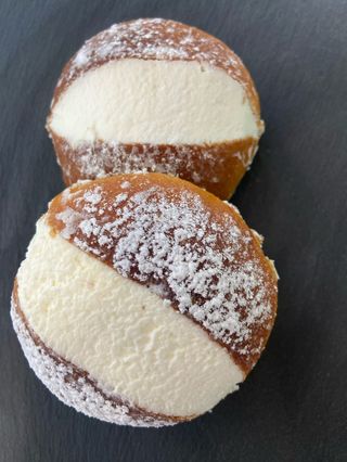 Maritozzo con panna montata