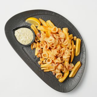 Lignje pržene s pomfritom