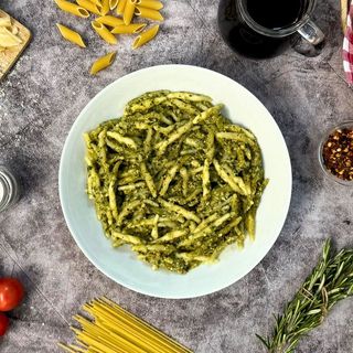 Strigoli al pesto genovese