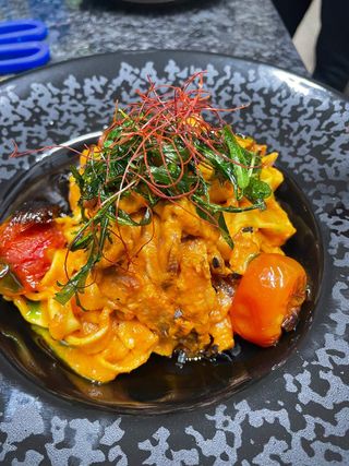 Tagliatele cu roșii coapte şi bacon