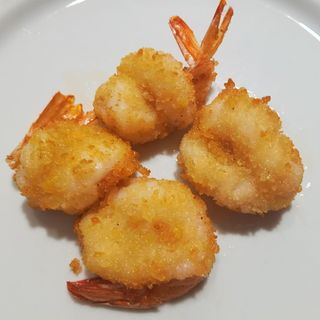 113. Gambas crujientes en tempura (4 Uds.)